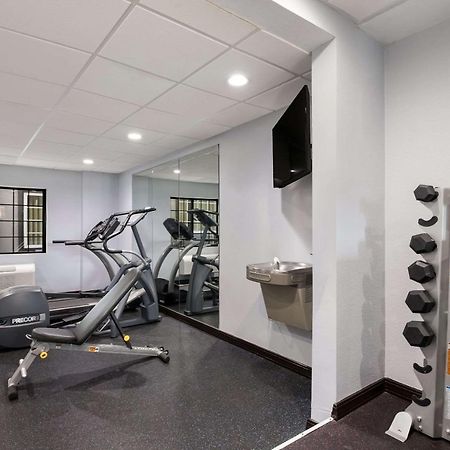 Quality Suites I-44 Tulsa Esterno foto