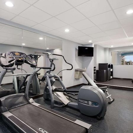 Quality Suites I-44 Tulsa Esterno foto