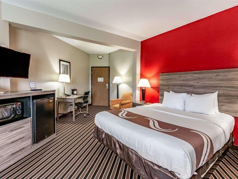 Quality Suites I-44 Tulsa Esterno foto