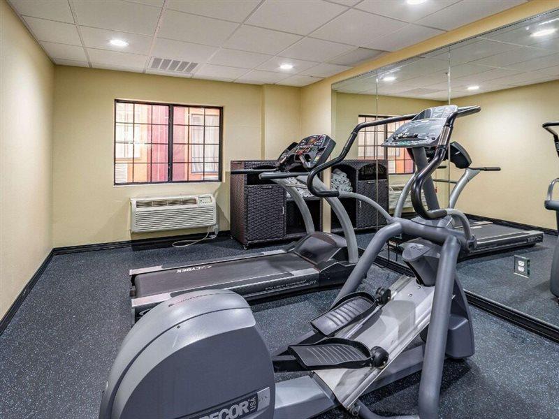 Quality Suites I-44 Tulsa Esterno foto