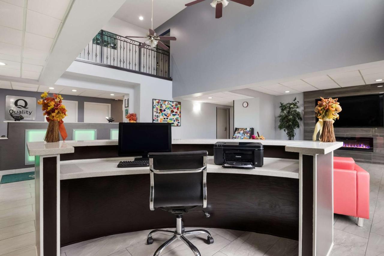 Quality Suites I-44 Tulsa Esterno foto