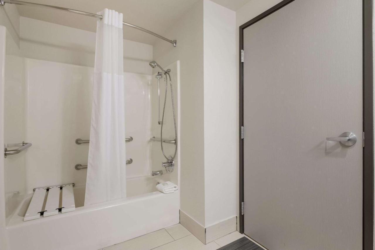 Quality Suites I-44 Tulsa Esterno foto