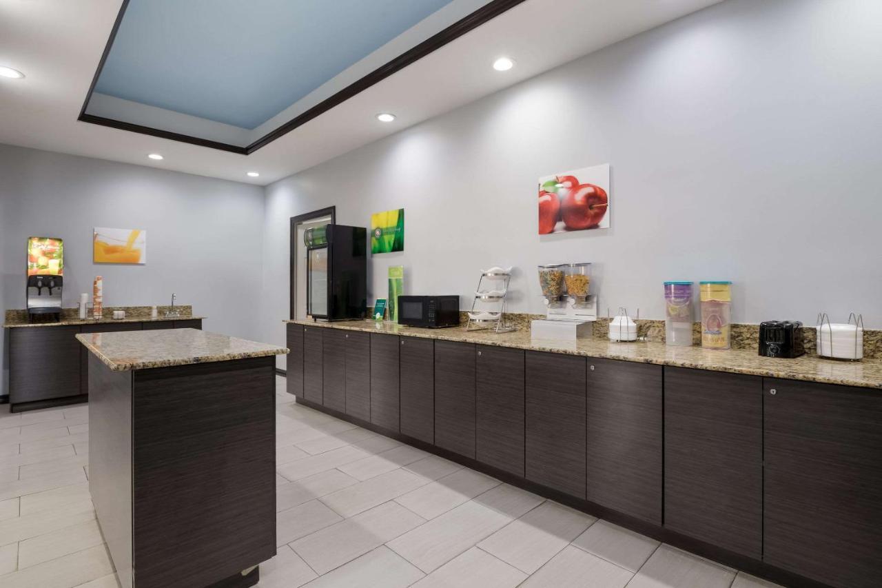 Quality Suites I-44 Tulsa Esterno foto